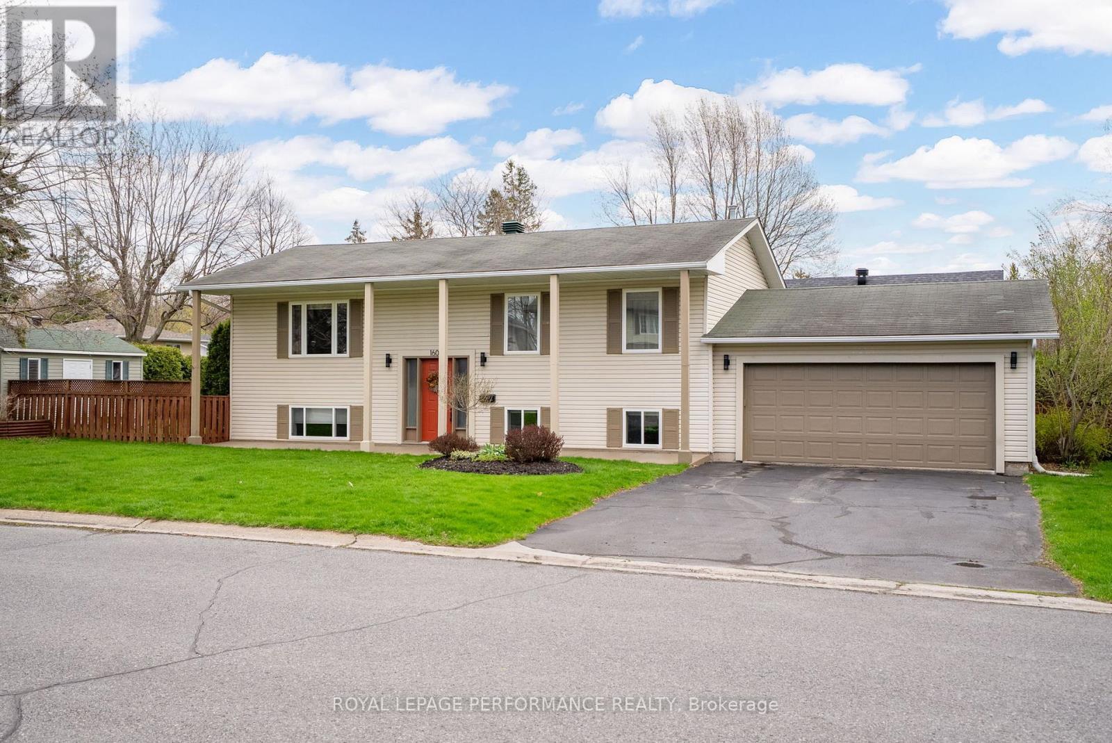 












1606 BLAKELY DRIVE

,
Cornwall,




Ontario
K6J5K2

