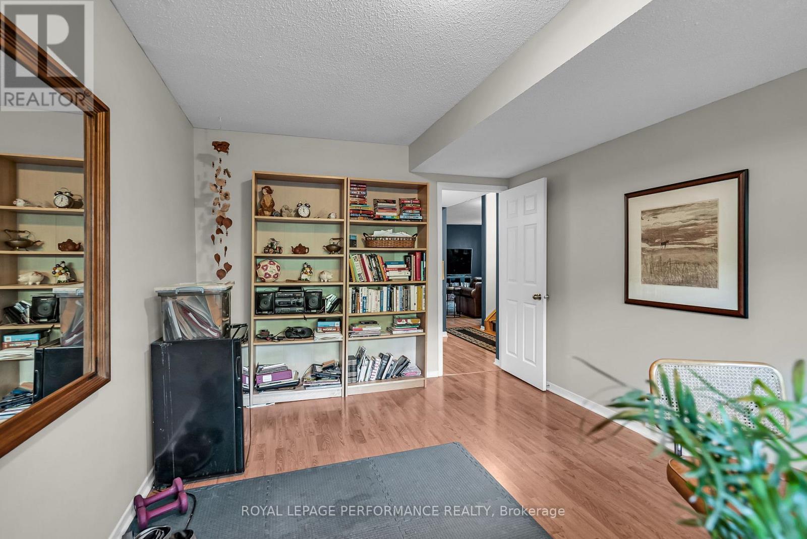 












1606 BLAKELY DRIVE

,
Cornwall,




Ontario
K6J5K2

