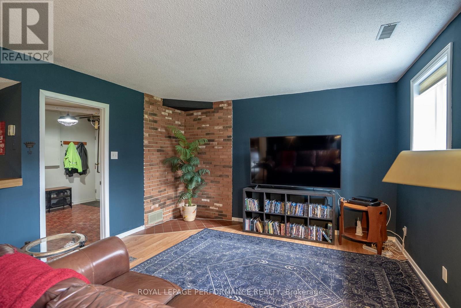 












1606 BLAKELY DRIVE

,
Cornwall,




Ontario
K6J5K2

