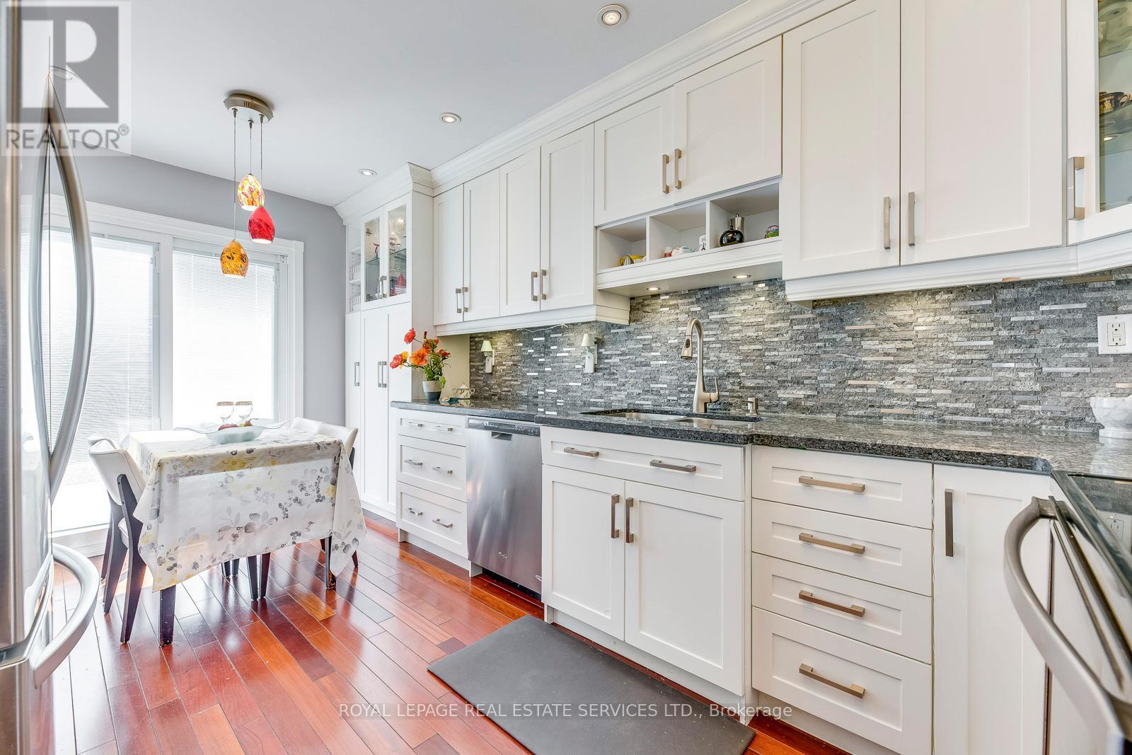 












1220 OLD OAK DRIVE

,
Oakville,




Ontario
L6M3K6

