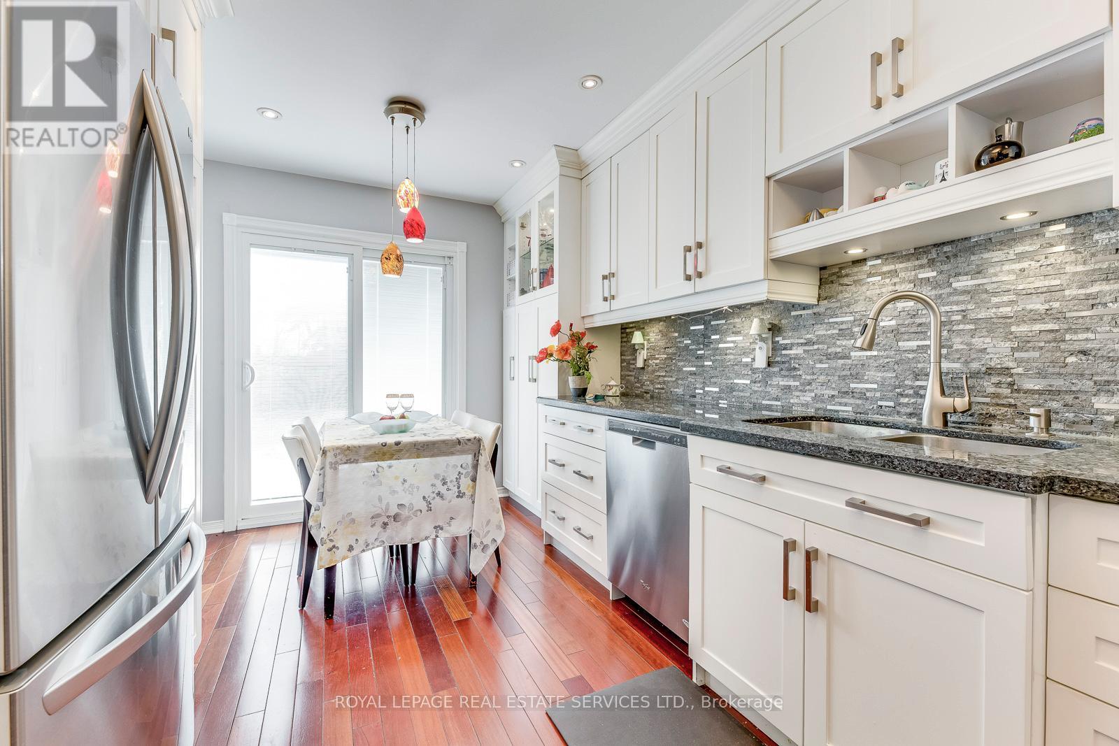 












1220 OLD OAK DRIVE

,
Oakville,




Ontario
L6M3K6

