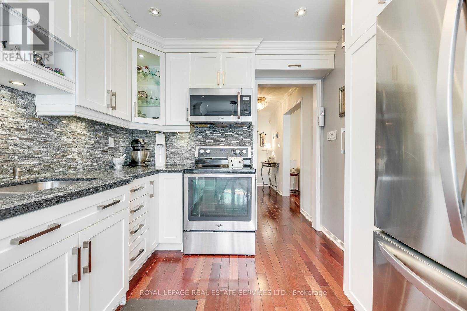 












1220 OLD OAK DRIVE

,
Oakville,




Ontario
L6M3K6

