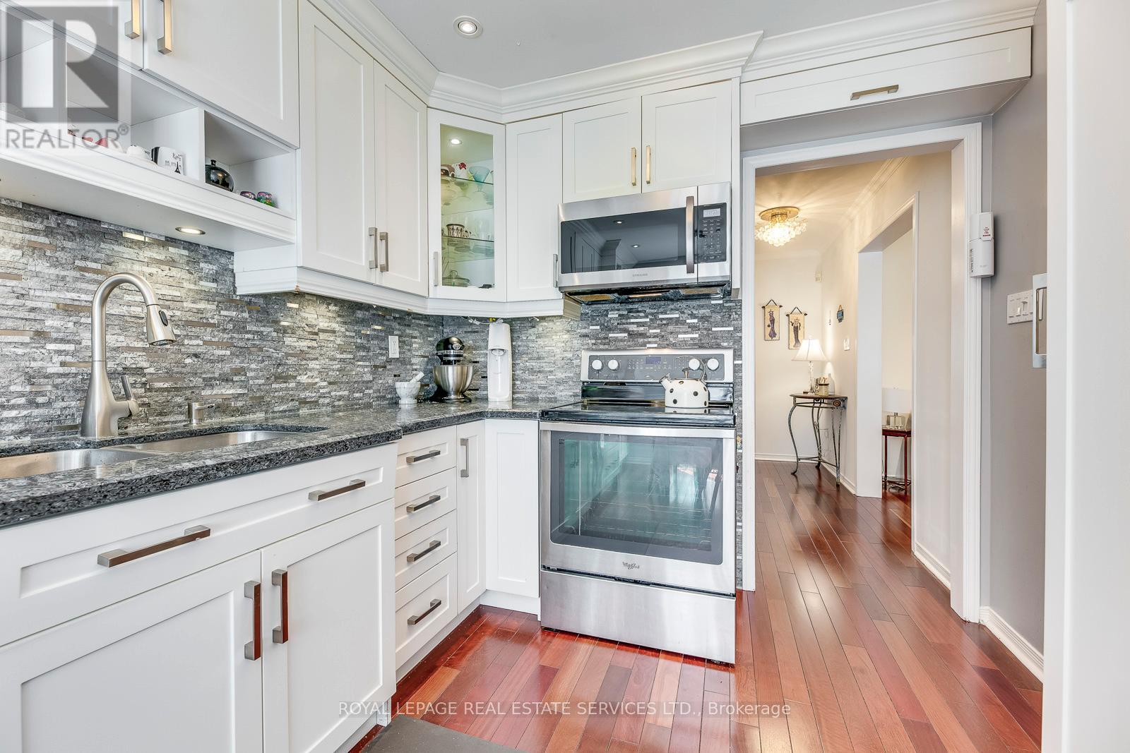 












1220 OLD OAK DRIVE

,
Oakville,




Ontario
L6M3K6

