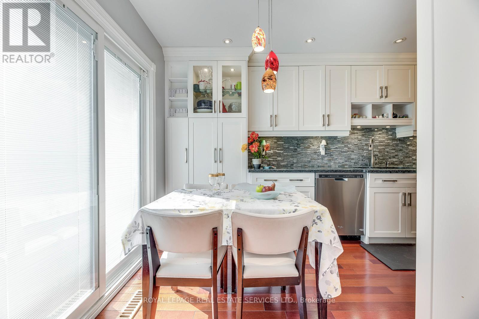 












1220 OLD OAK DRIVE

,
Oakville,




Ontario
L6M3K6

