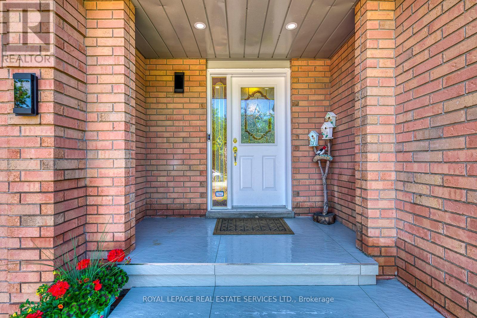 












1220 OLD OAK DRIVE

,
Oakville,




Ontario
L6M3K6

