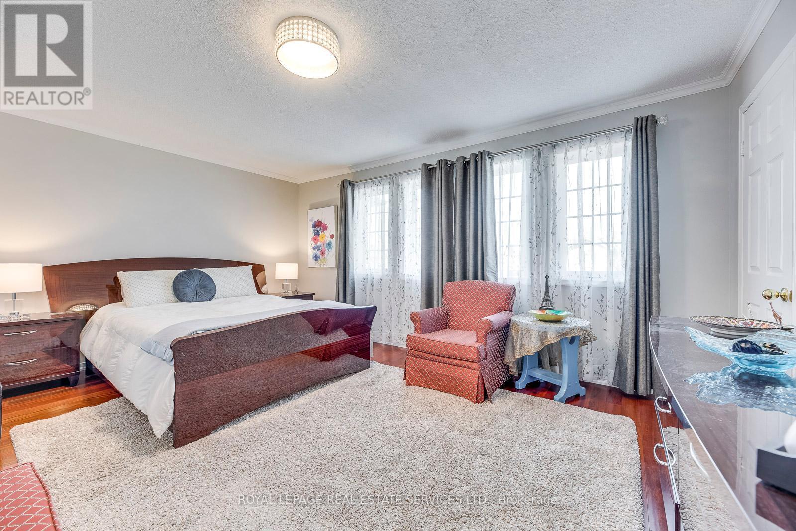 












1220 OLD OAK DRIVE

,
Oakville,




Ontario
L6M3K6

