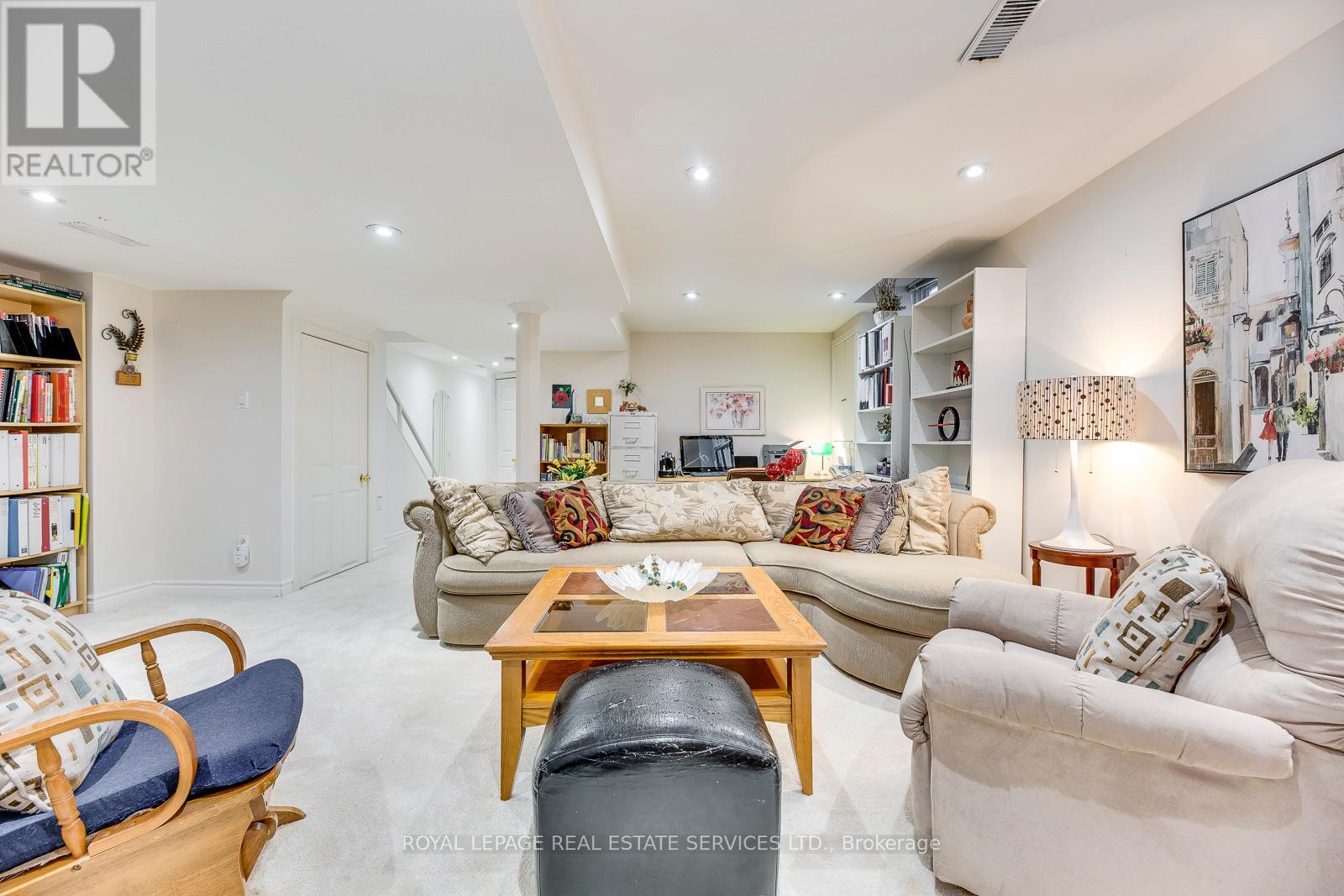 












1220 OLD OAK DRIVE

,
Oakville,




Ontario
L6M3K6

