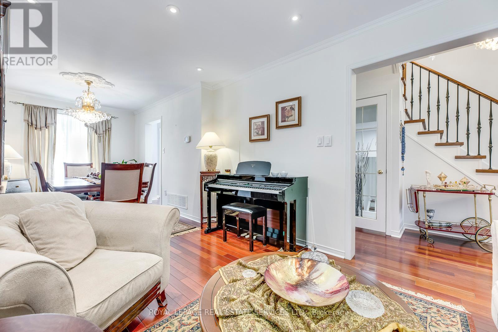 












1220 OLD OAK DRIVE

,
Oakville,




Ontario
L6M3K6

