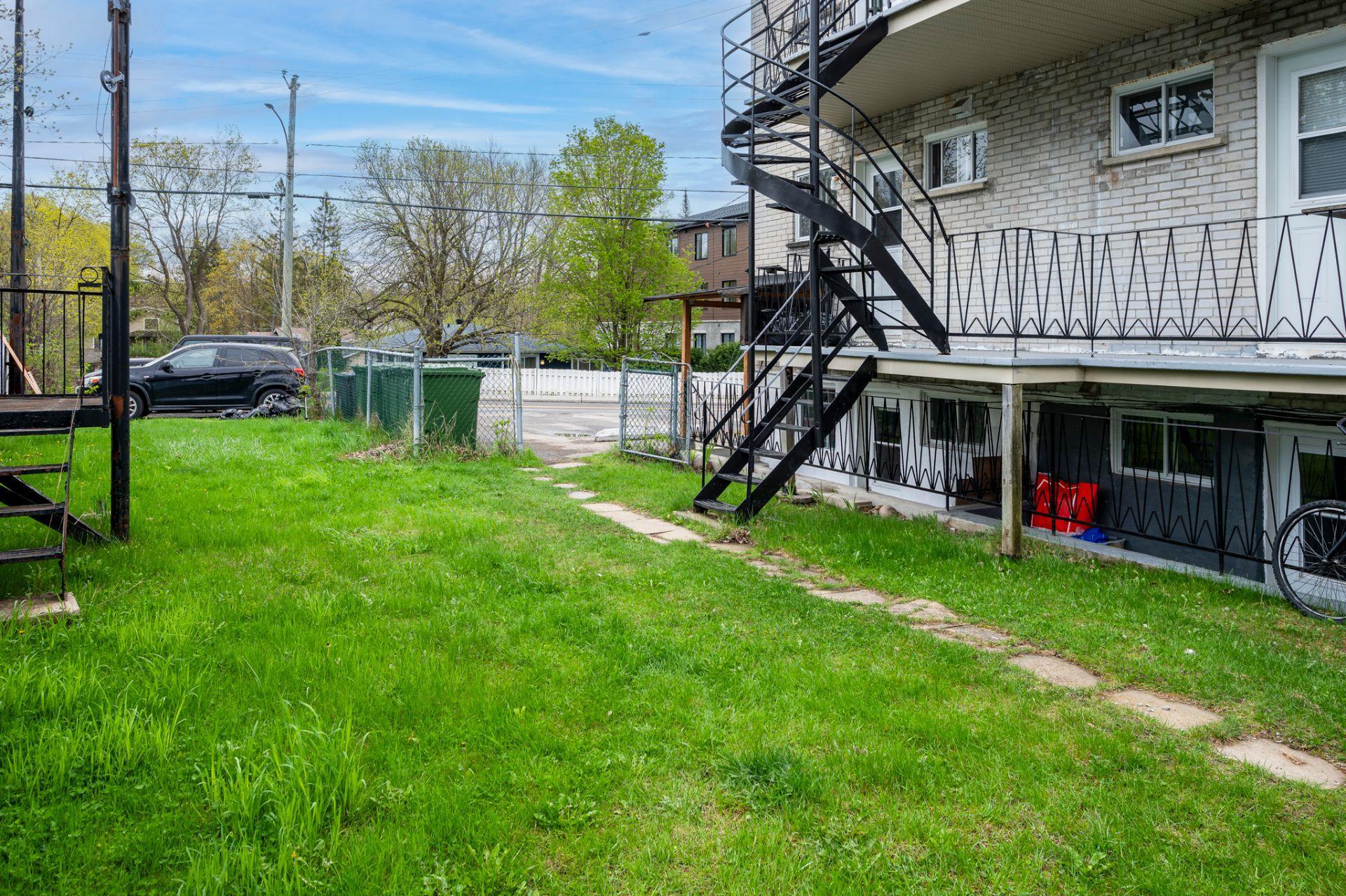 









75


51e Avenue

, 1,
Bois-des-Filion,




QC
J6Z2N8

