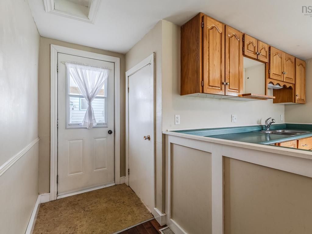 












48 Adams Street

,
Truro,




NS
B2N 2N9

