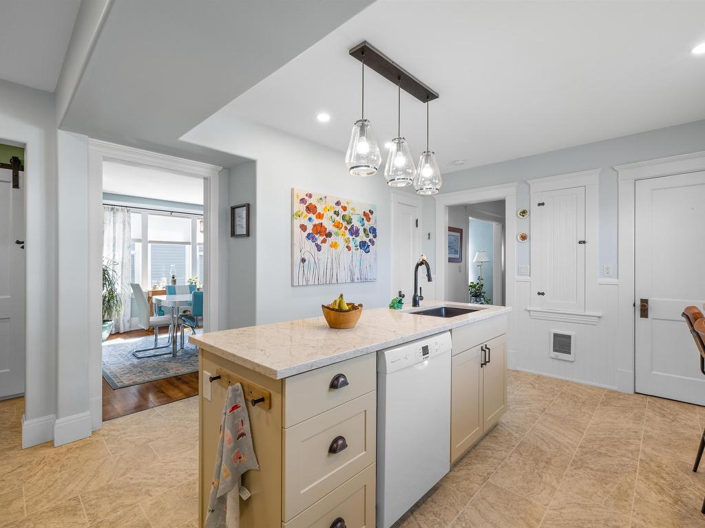 












385 North Market Street

,
Summerside,




PE
C1N 1L7

