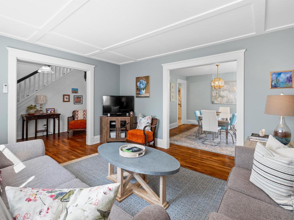 












385 North Market Street

,
Summerside,




PE
C1N 1L7

