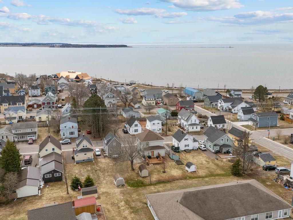












385 North Market Street

,
Summerside,




PE
C1N 1L7

