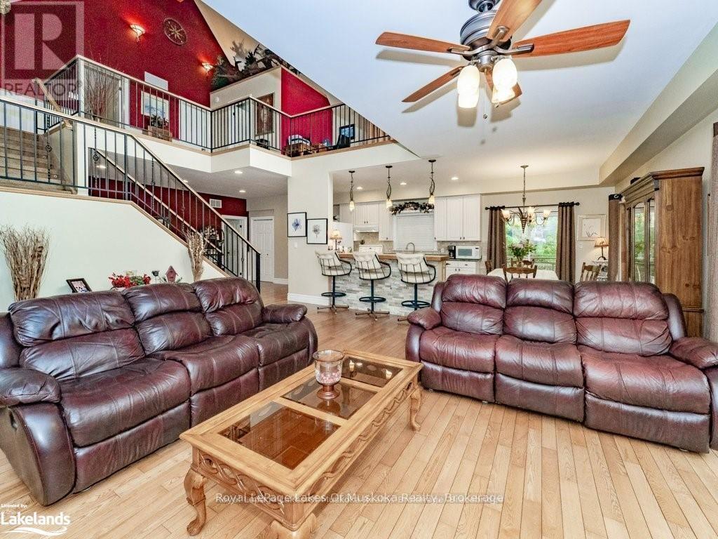 












2411 HWY. 118 E. HIGHWAY

,
Bracebridge (Draper),




Ontario
P1L1X1

