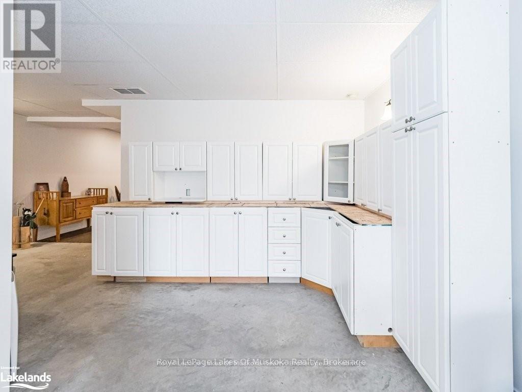 












2411 HWY. 118 E. HIGHWAY

,
Bracebridge (Draper),




Ontario
P1L1X1

