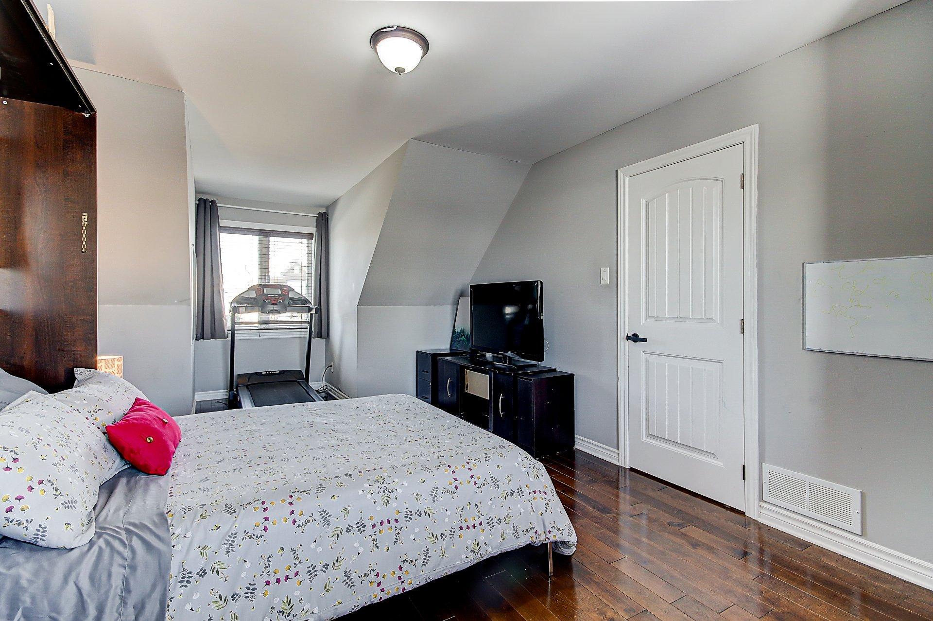 









592


Rue Toulouse

,
Repentigny (Repentigny),




QC
J5Y4E4

