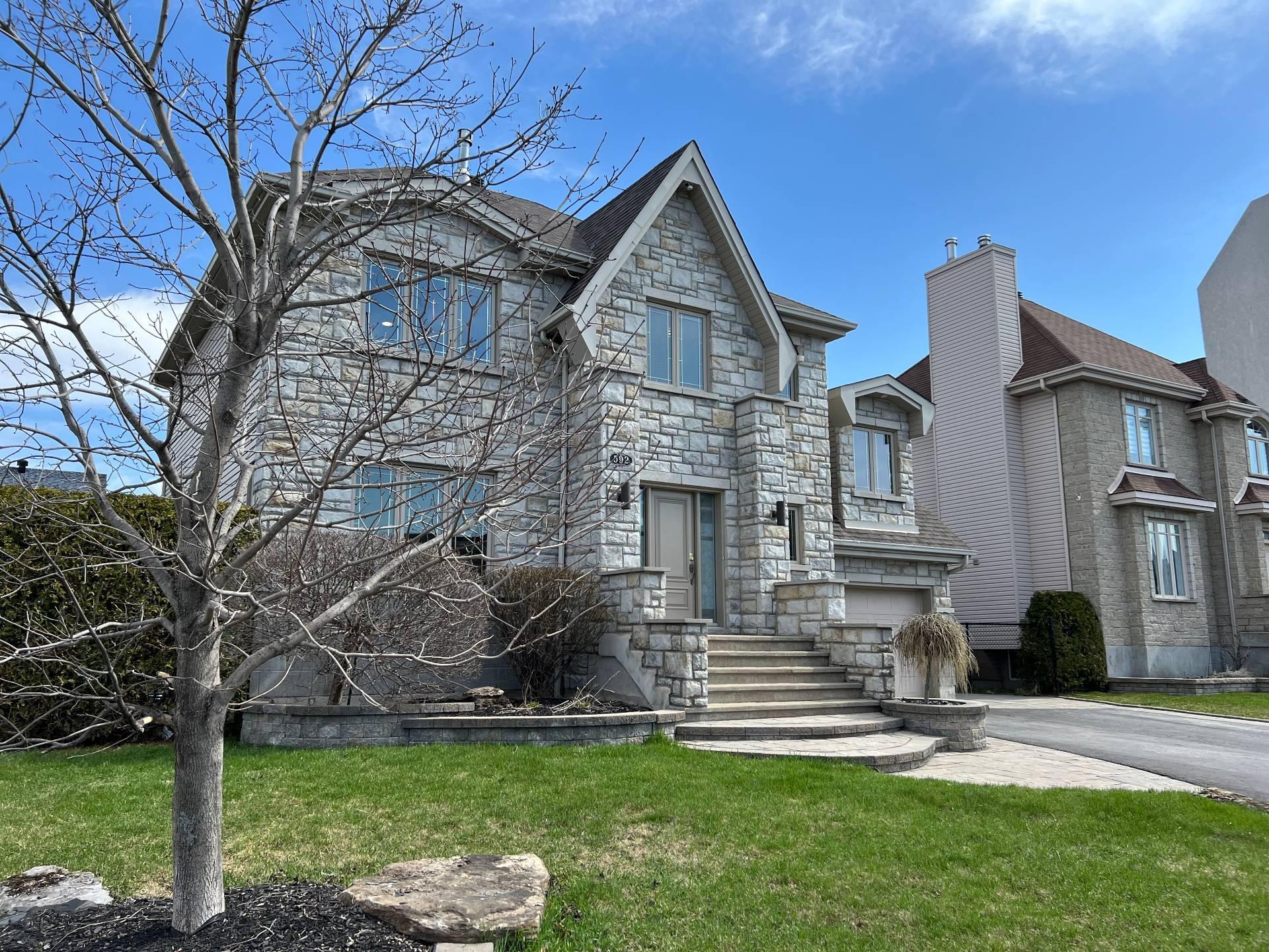 









592


Rue Toulouse

,
Repentigny (Repentigny),




QC
J5Y4E4

