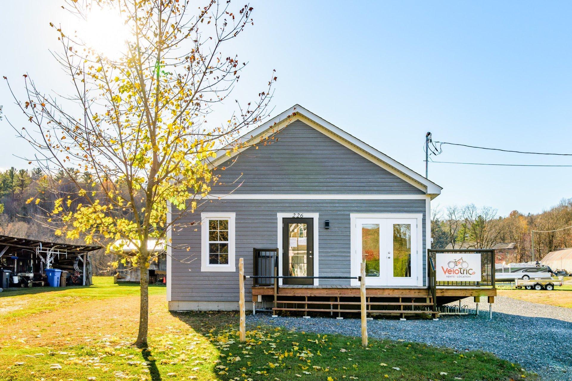 









226Z


Rue St-Marc

,
Coaticook,




QC
J1A2Z5

