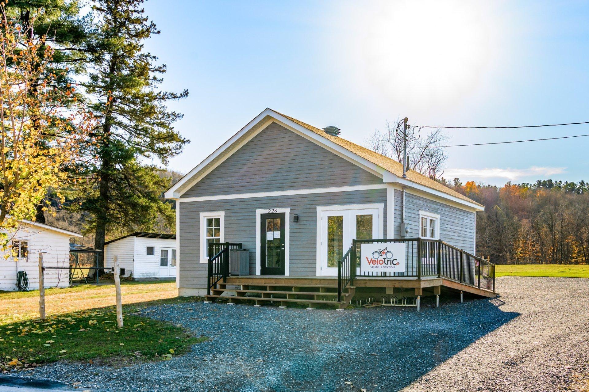 









226


Rue St-Marc

,
Coaticook,




QC
J1A2Z5

