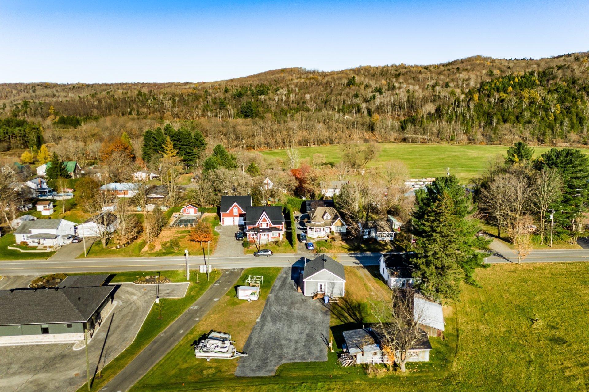 









226


Rue St-Marc

,
Coaticook,




QC
J1A2Z5

