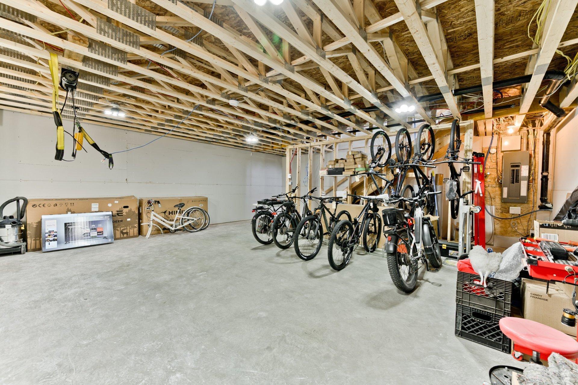 









226


Rue St-Marc

,
Coaticook,




QC
J1A2Z5

