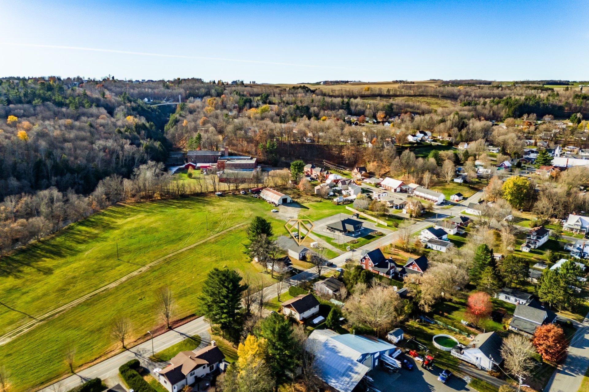









226


Rue St-Marc

,
Coaticook,




QC
J1A2Z5

