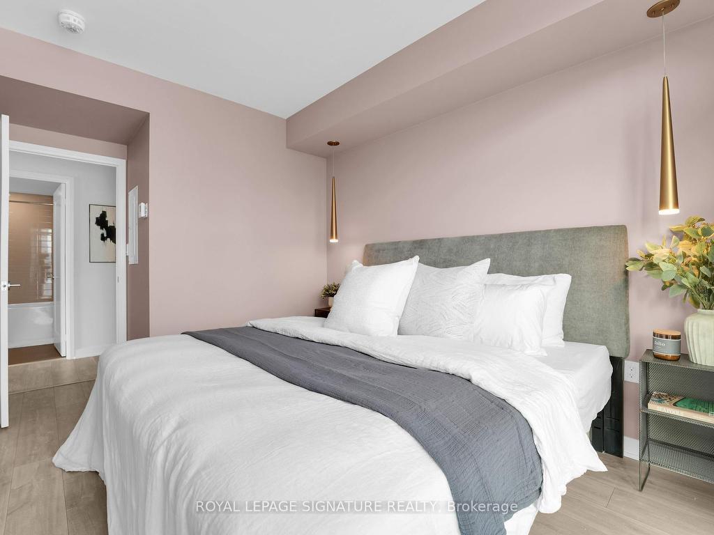 









27


Bathurst

Street, 406,
Toronto,




ON
M5V 0R1

