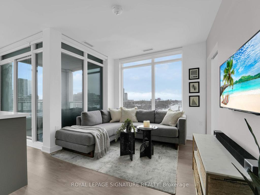 









27


Bathurst

Street, 406,
Toronto,




ON
M5V 0R1

