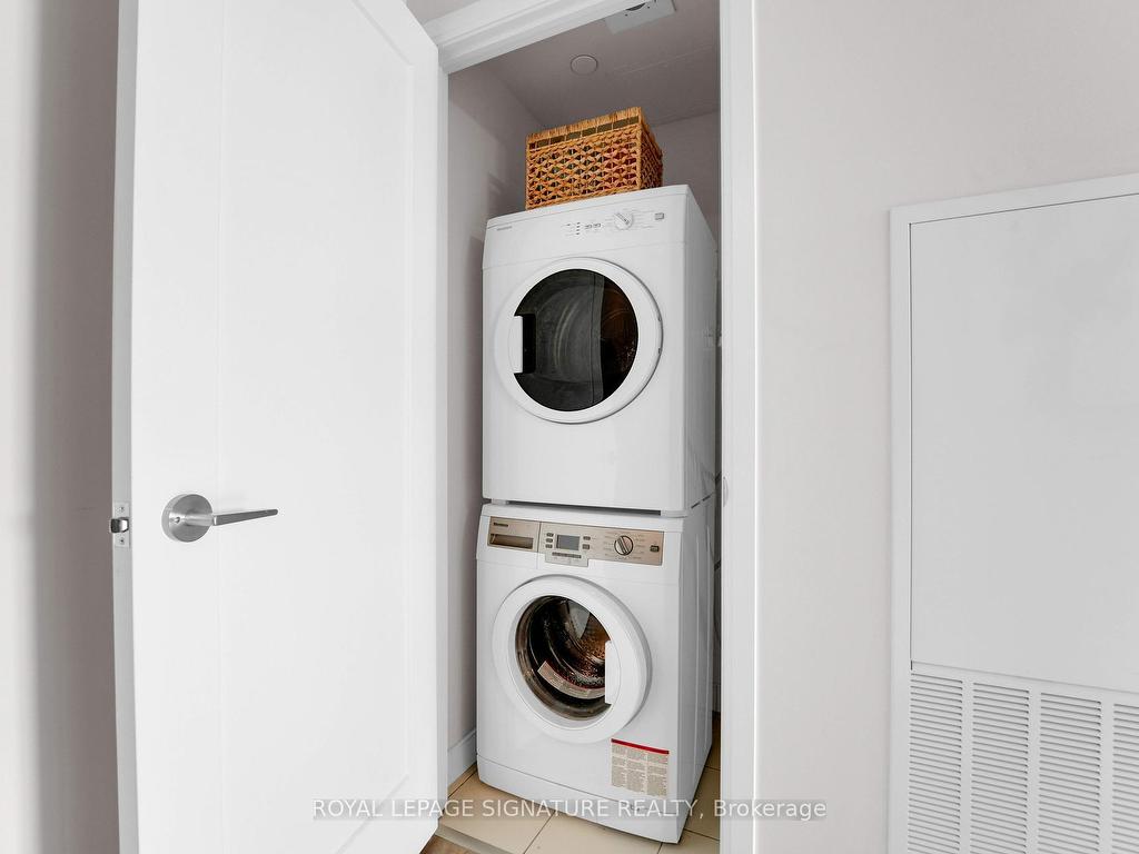 









27


Bathurst

Street, 406,
Toronto,




ON
M5V 0R1

