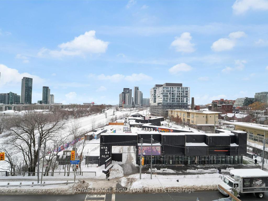 









27


Bathurst

Street, 406,
Toronto,




ON
M5V 0R1

