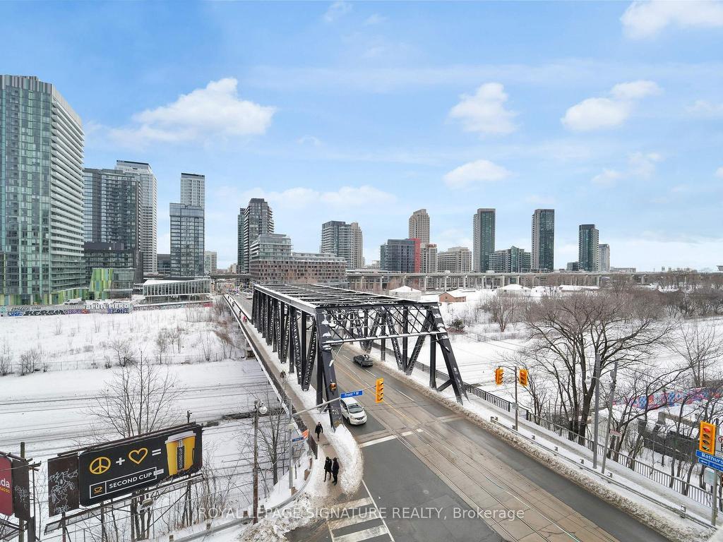 









27


Bathurst

Street, 406,
Toronto,




ON
M5V 0R1

