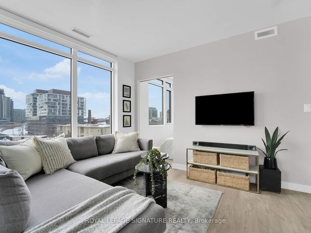 









27


Bathurst

Street, 406,
Toronto,




ON
M5V 0R1

