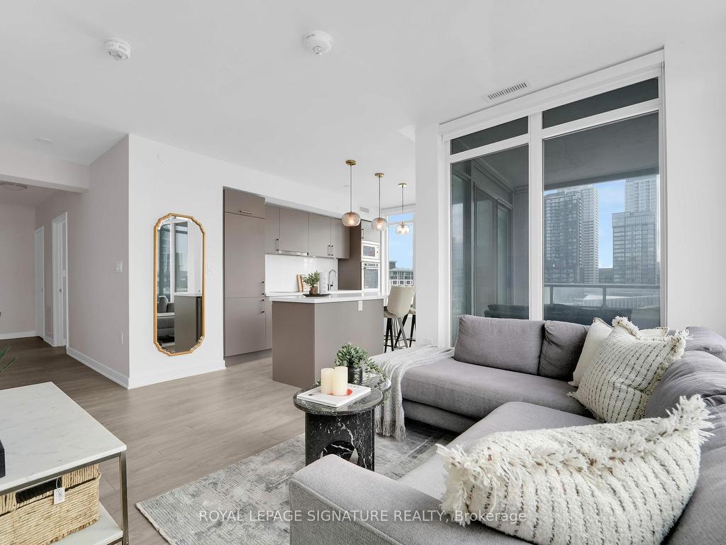 









27


Bathurst

Street, 406,
Toronto,




ON
M5V 0R1

