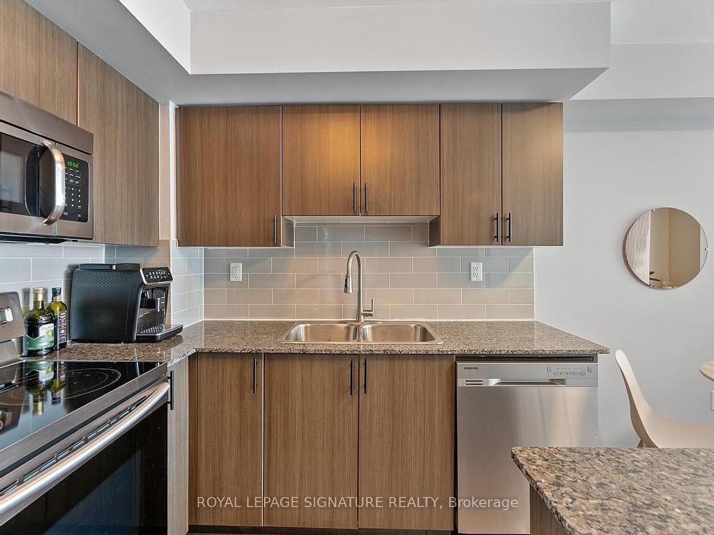 









816


Lansdowne

Avenue, 410,
Toronto,




ON
M6H 4K6

