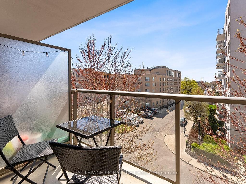









816


Lansdowne

Avenue, 410,
Toronto,




ON
M6H 4K6

