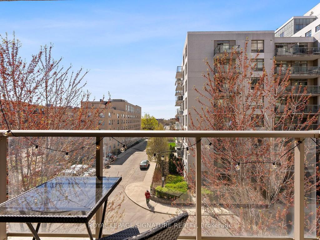 









816


Lansdowne

Avenue, 410,
Toronto,




ON
M6H 4K6

