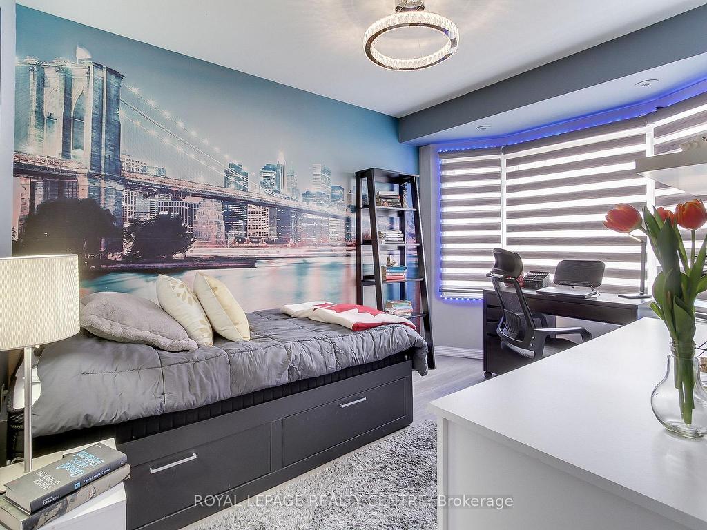 









750


Neighbourhood

Circle, 4,
Mississauga,




ON
L5B 0B7

