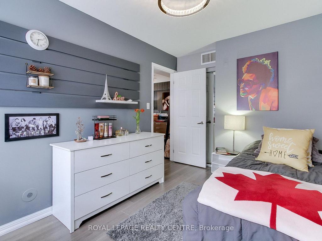 









750


Neighbourhood

Circle, 4,
Mississauga,




ON
L5B 0B7

