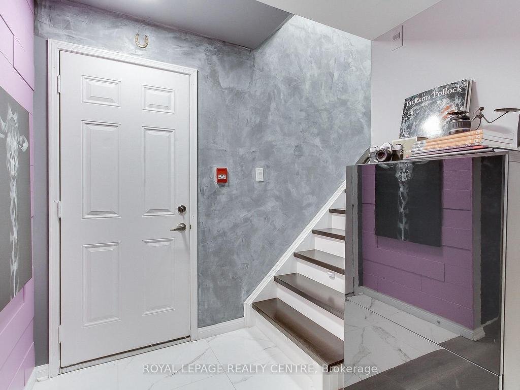 









750


Neighbourhood

Circle, 4,
Mississauga,




ON
L5B 0B7


