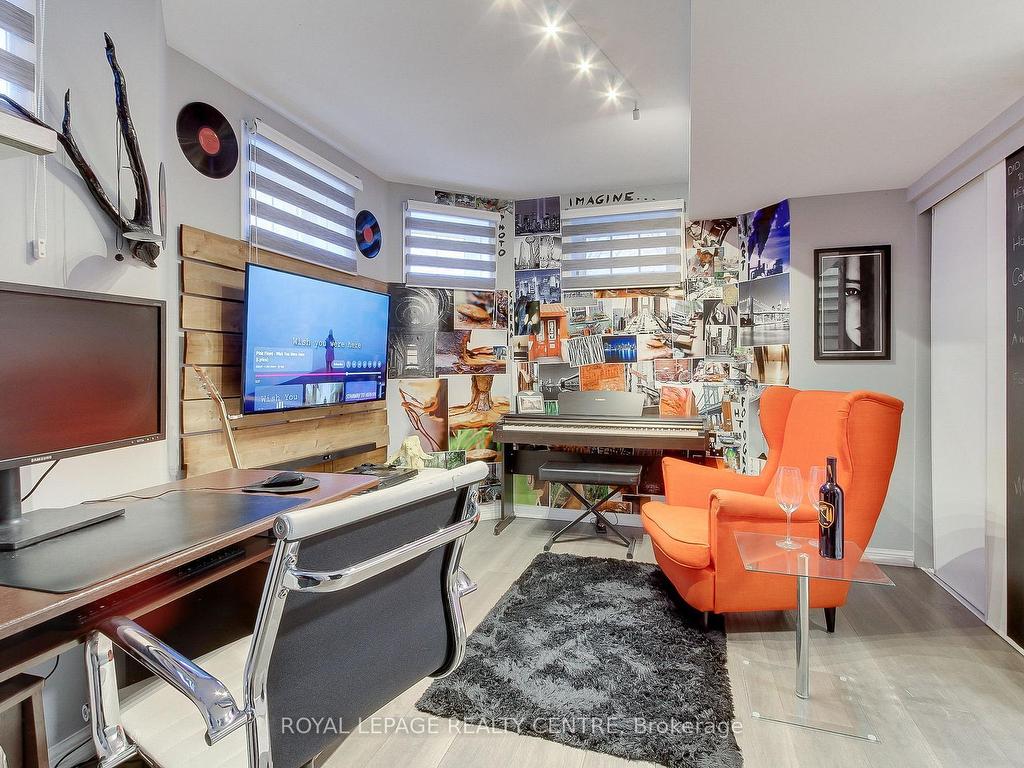 









750


Neighbourhood

Circle, 4,
Mississauga,




ON
L5B 0B7

