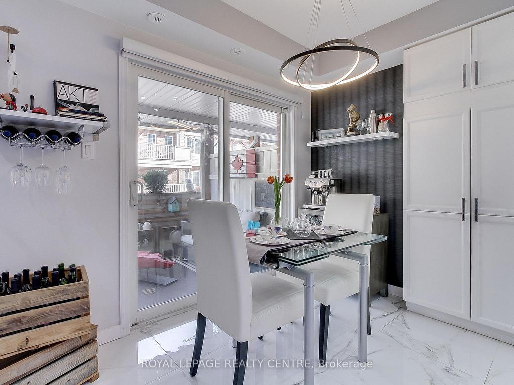 









750


Neighbourhood

Circle, 4,
Mississauga,




ON
L5B 0B7

