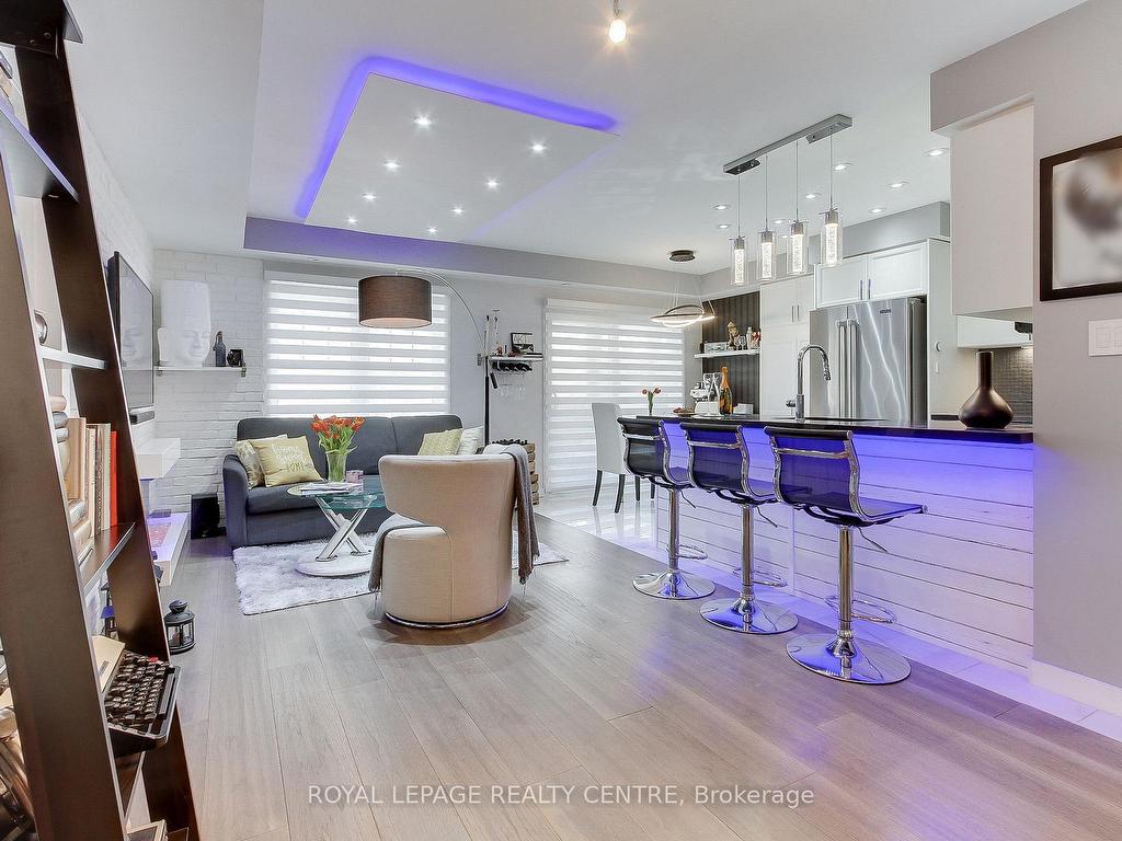 









750


Neighbourhood

Circle, 4,
Mississauga,




ON
L5B 0B7

