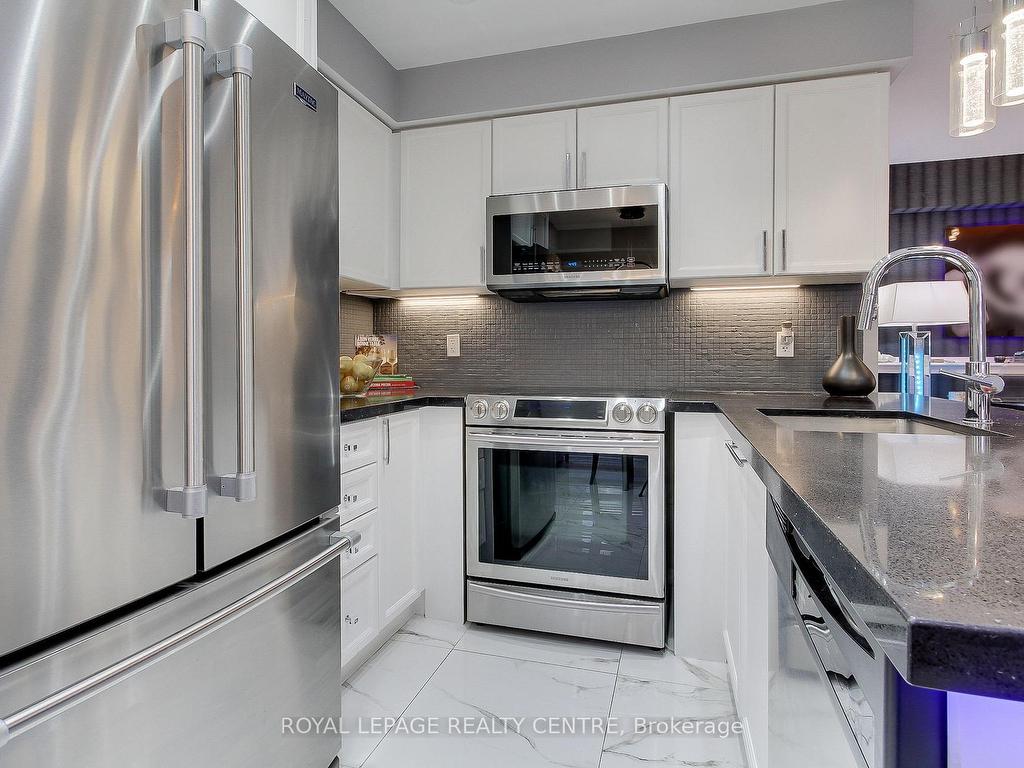 









750


Neighbourhood

Circle, 4,
Mississauga,




ON
L5B 0B7

