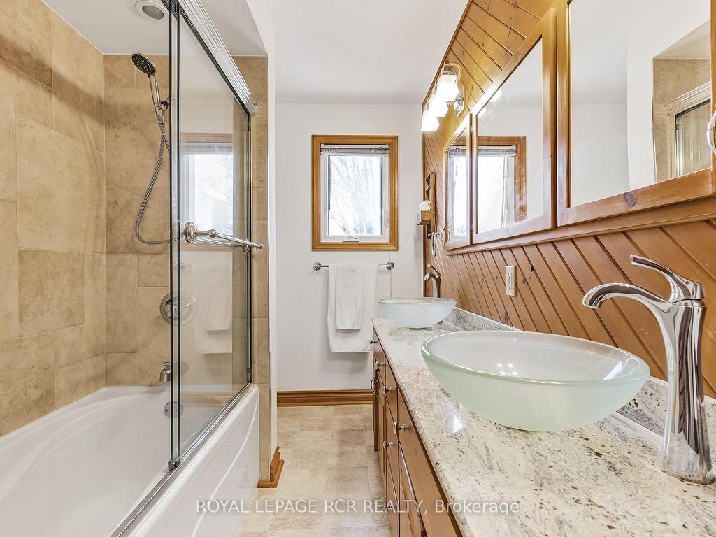 









4303


County 88

Road,
Bradford West Gwillimbury,




ON
L0G 1B0

