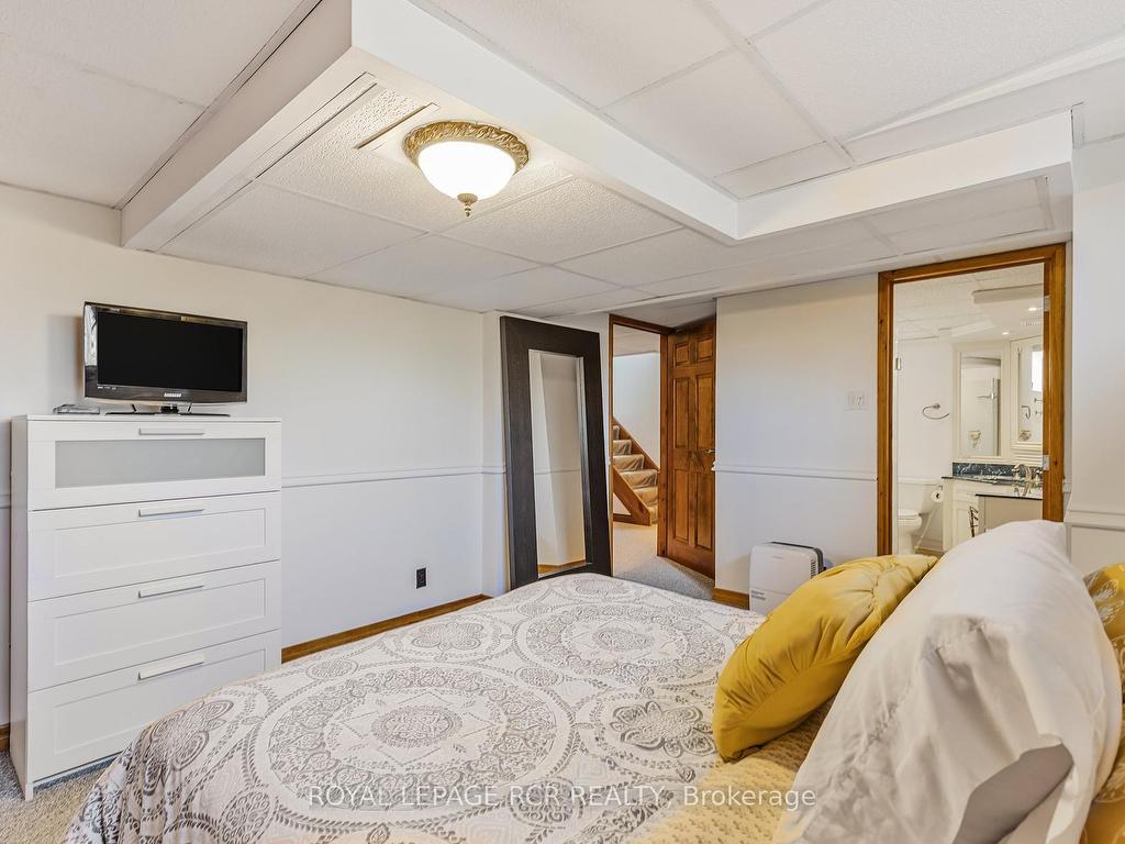 









4303


County 88

Road,
Bradford West Gwillimbury,




ON
L0G 1B0

