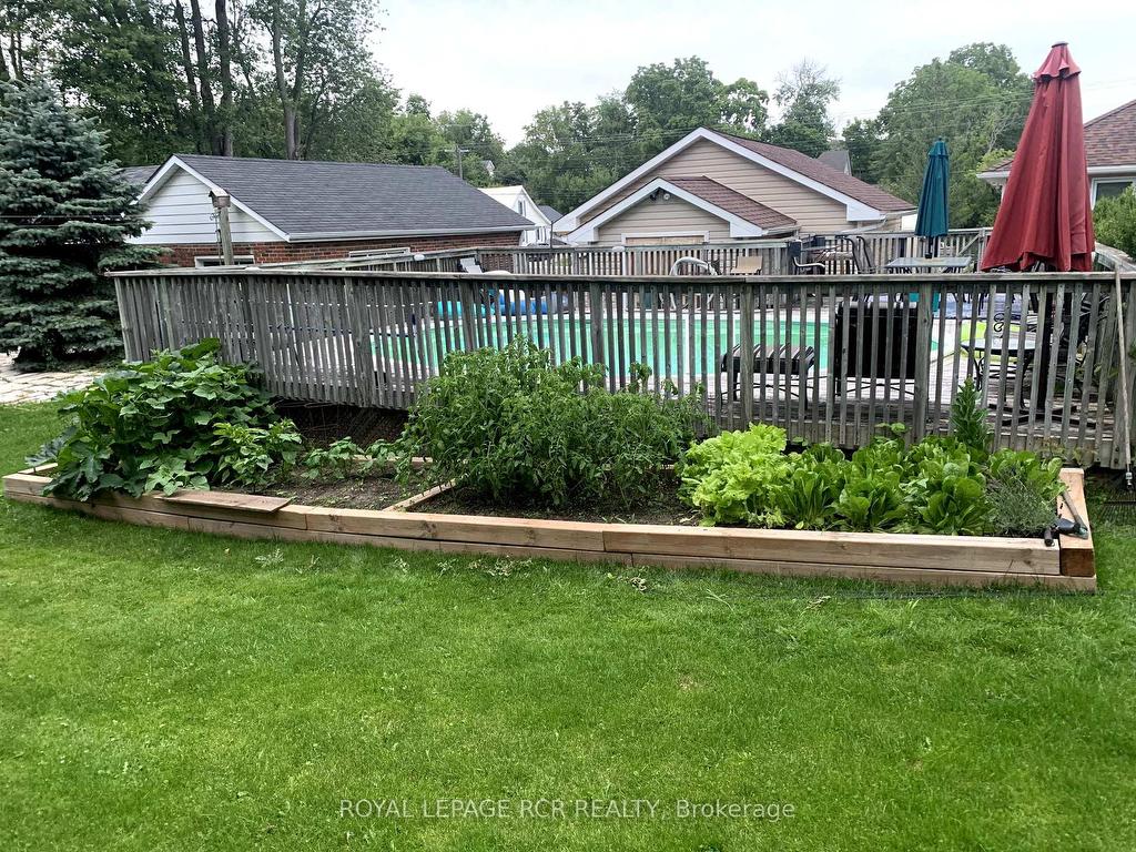 









4303


County 88

Road,
Bradford West Gwillimbury,




ON
L0G 1B0

