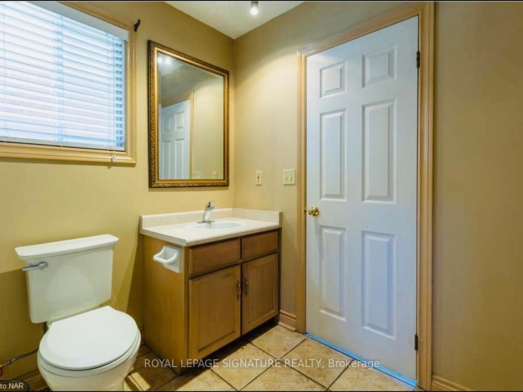 









465


Berkindale

Drive,
Hamilton,




ON
L8E 5B7

