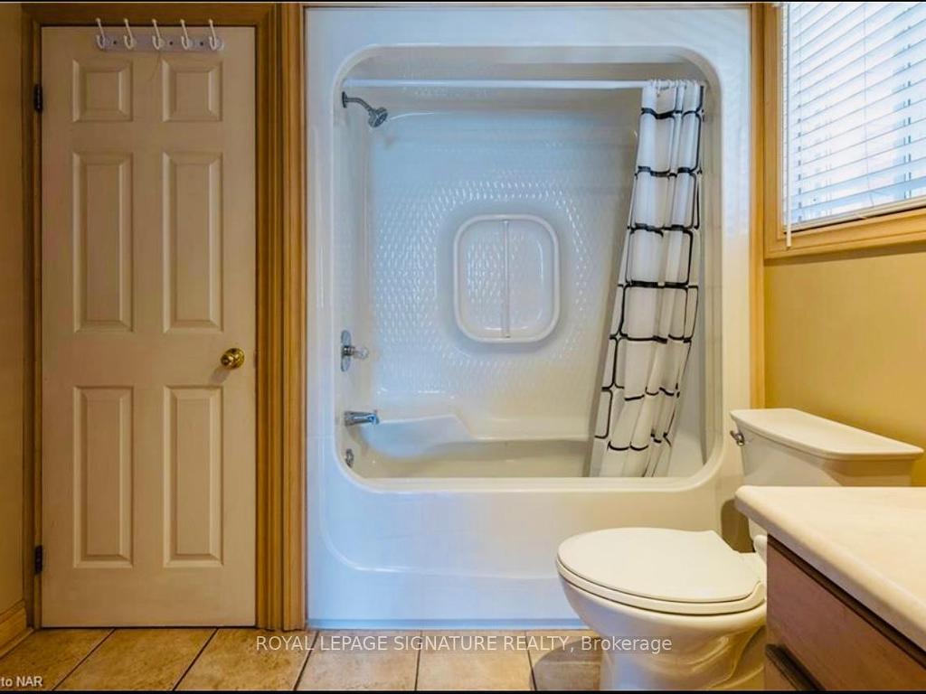 









465


Berkindale

Drive,
Hamilton,




ON
L8E 5B7

