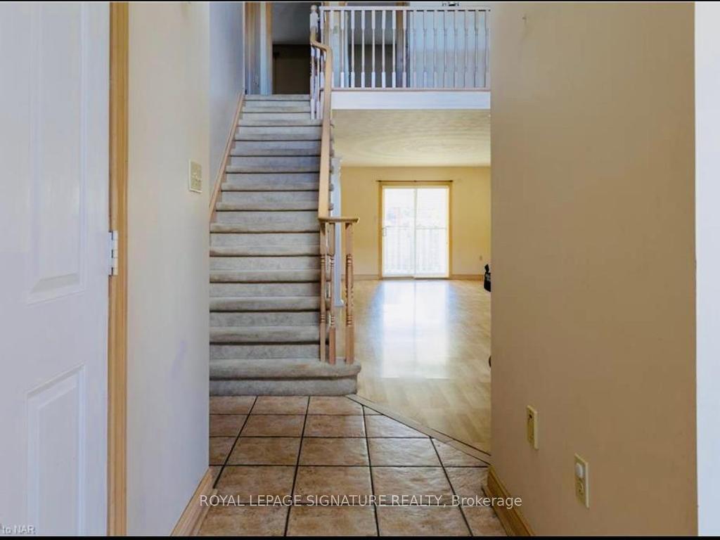 









465


Berkindale

Drive,
Hamilton,




ON
L8E 5B7

