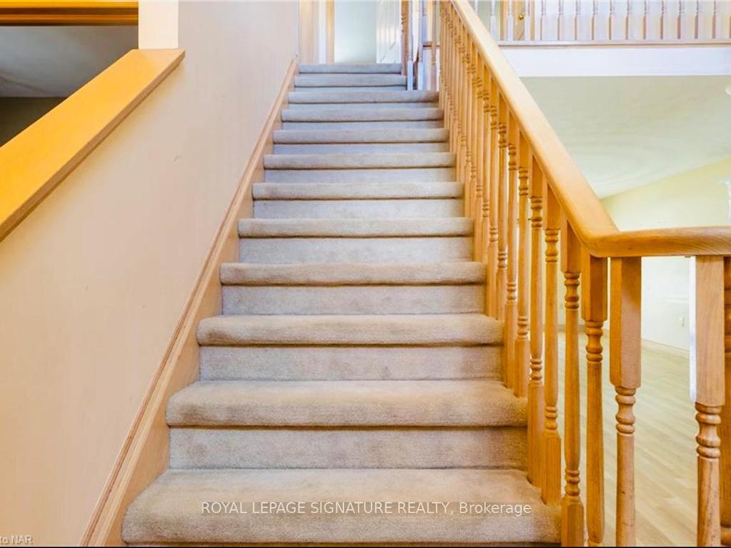 









465


Berkindale

Drive,
Hamilton,




ON
L8E 5B7

